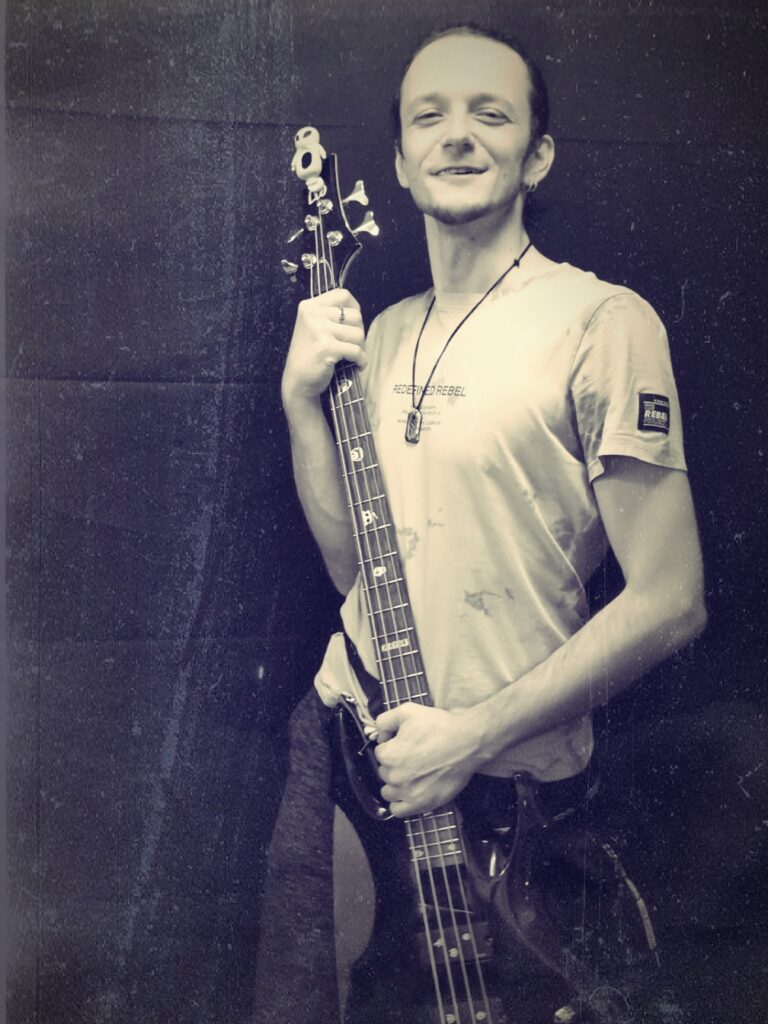 Mindfuse Bass Player Dino